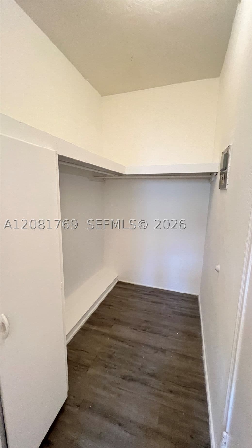 1-bedroom Apartment — 1115 Euclid Ave #10, Miami Beach, FL 33139