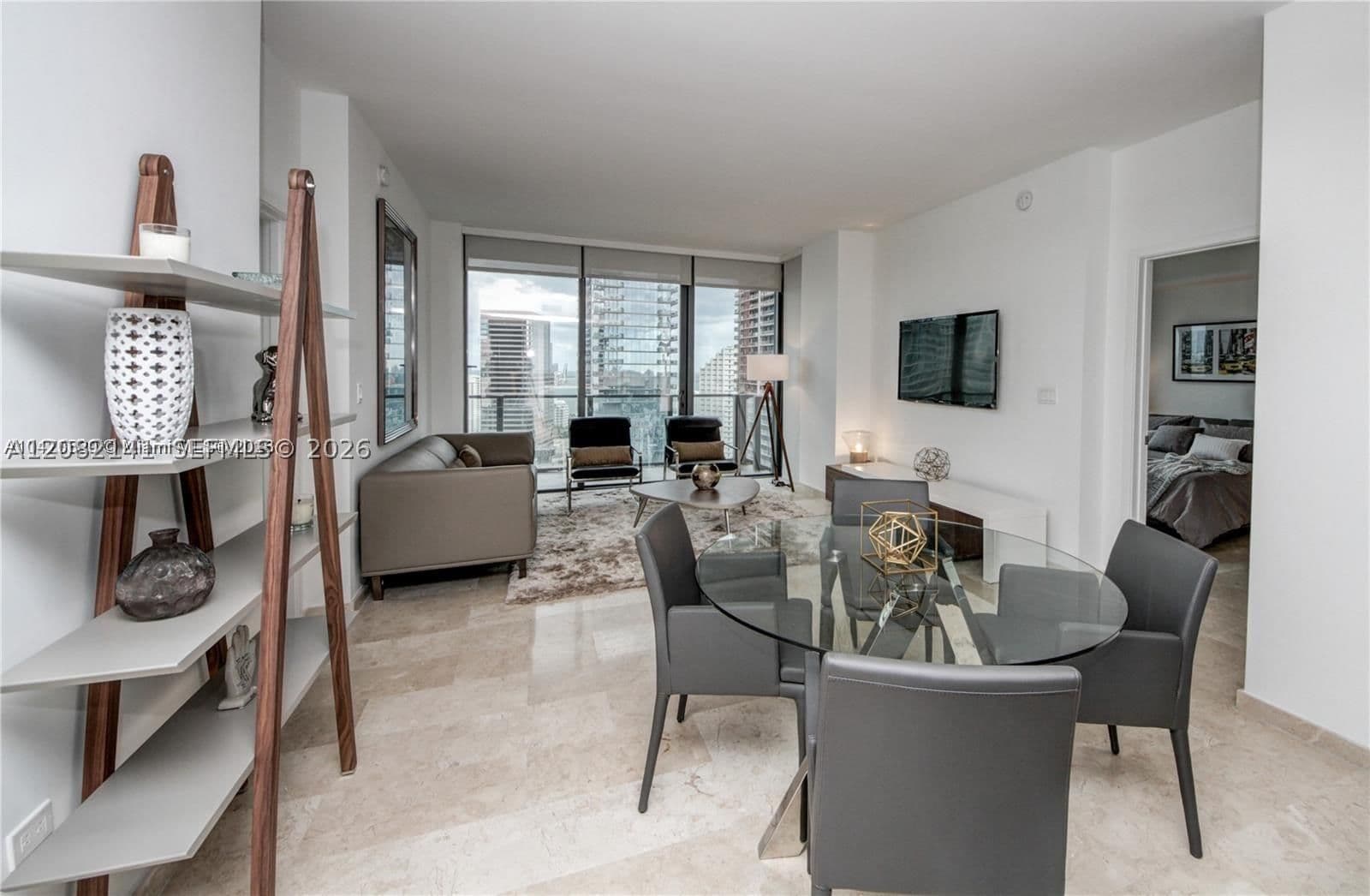 2+1 Condo — 88 7th St #2605, Miami, FL 33130