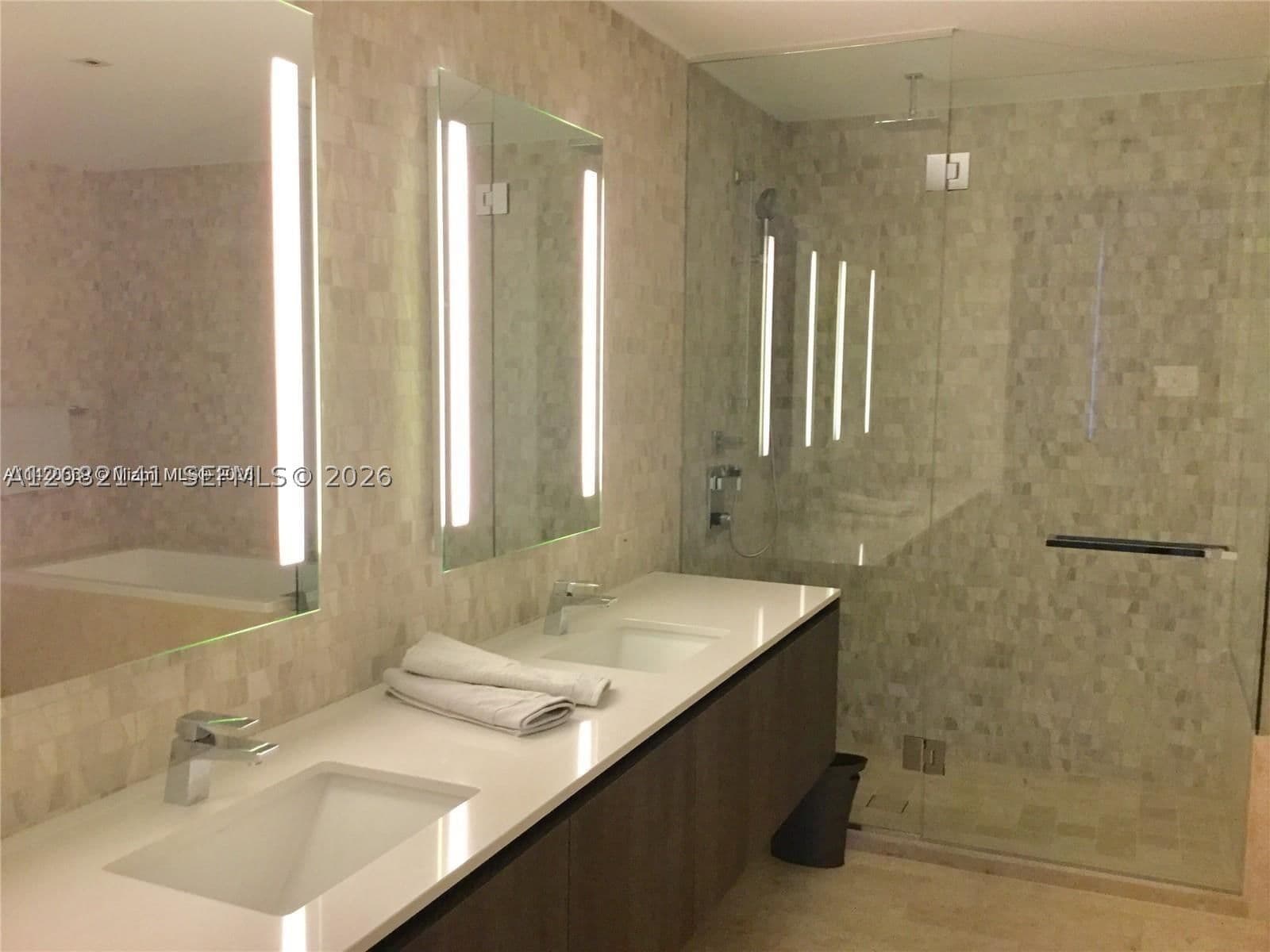 2+1 Condo — 88 7th St #2605, Miami, FL 33130