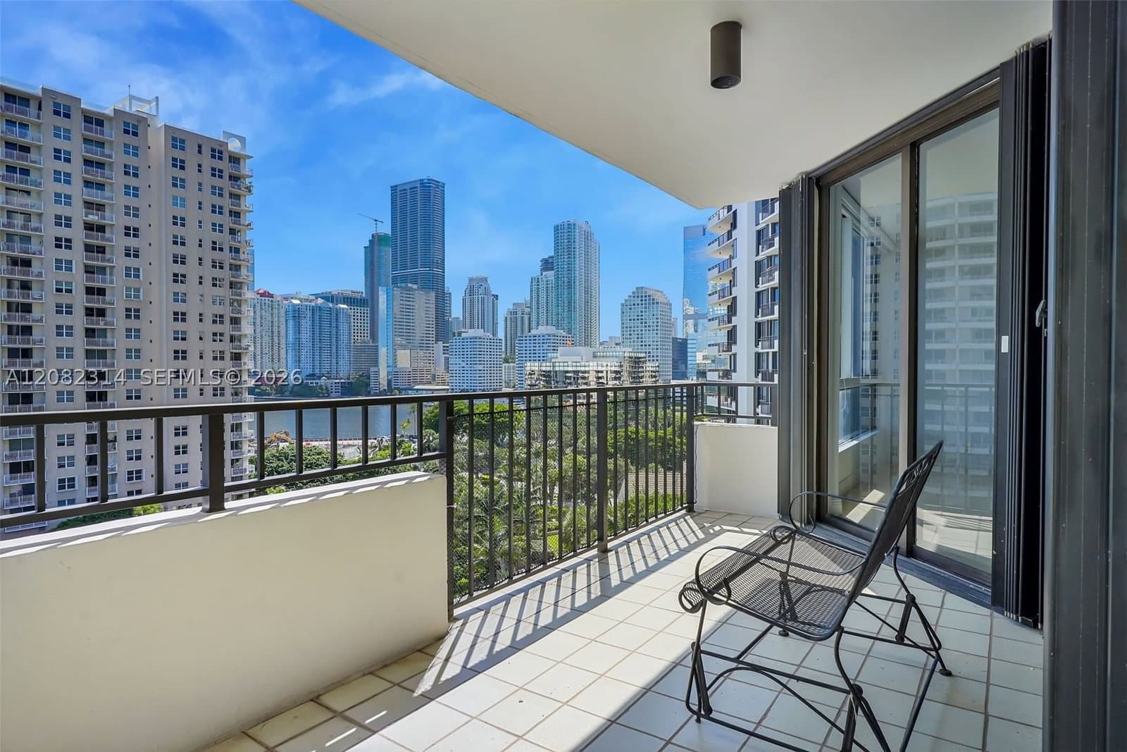 2+1 Condo — 520 Brickell Key Dr #A1007, Miami, FL 33131