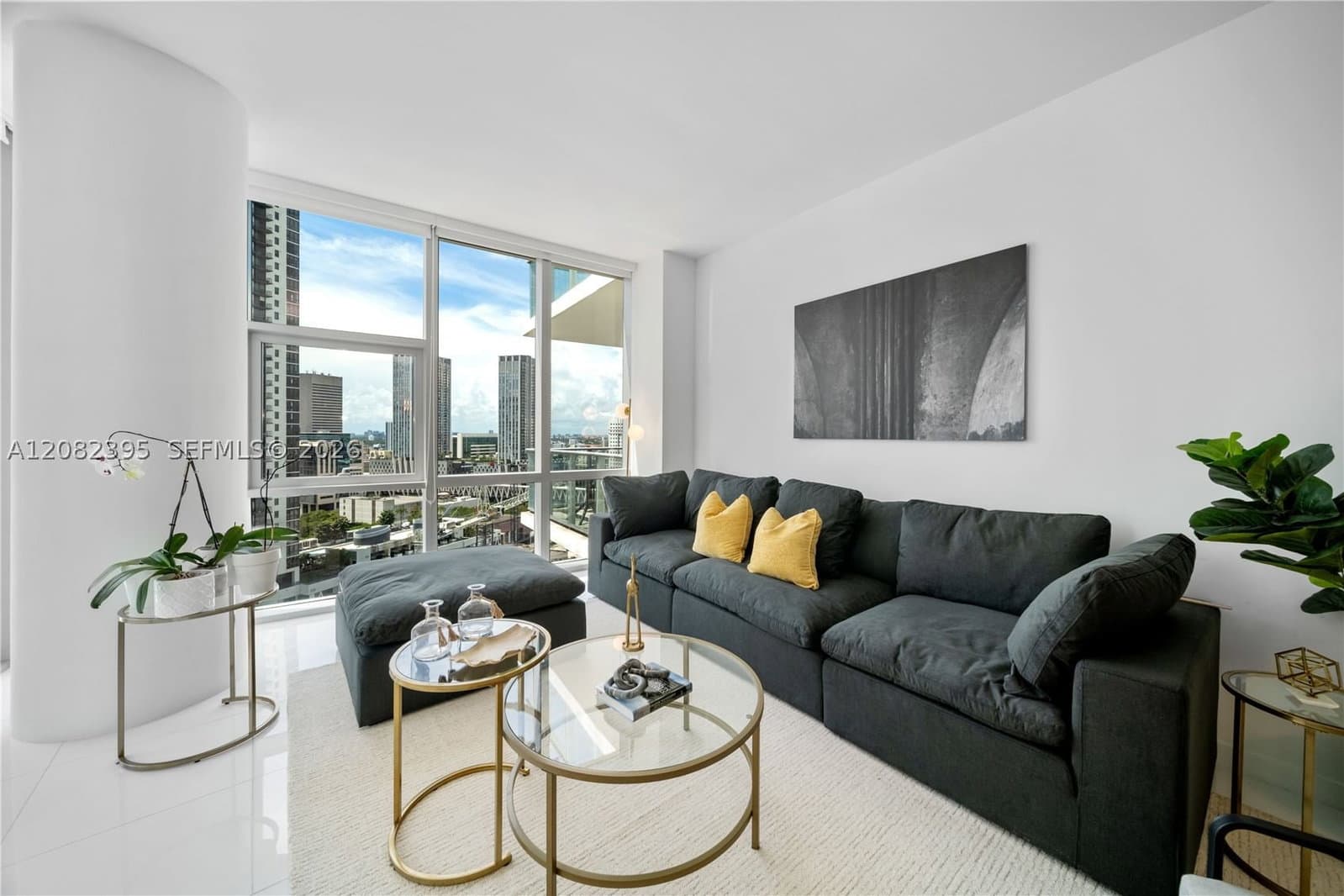 3-bedroom Condo — 851 1st Ave #2011, Miami, FL 33132