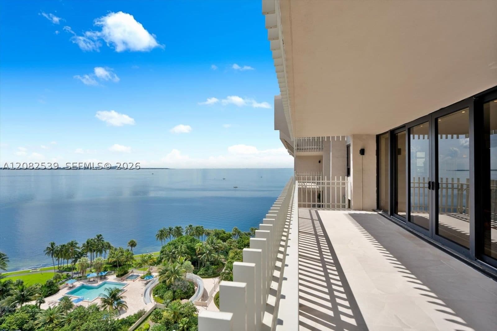 3-bedroom Condo — 2 Grove Isle Dr #B1709, Miami, FL 33133