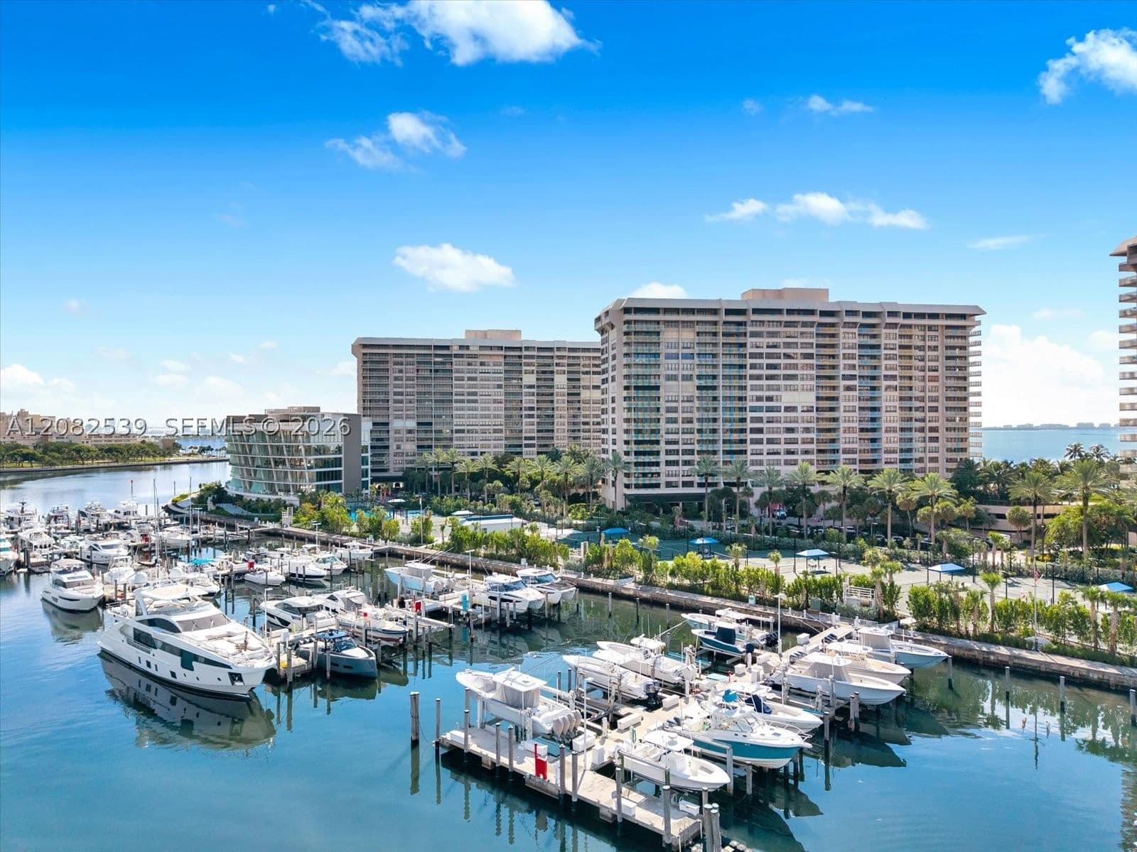 3-bedroom Condo — 2 Grove Isle Dr #B1709, Miami, FL 33133