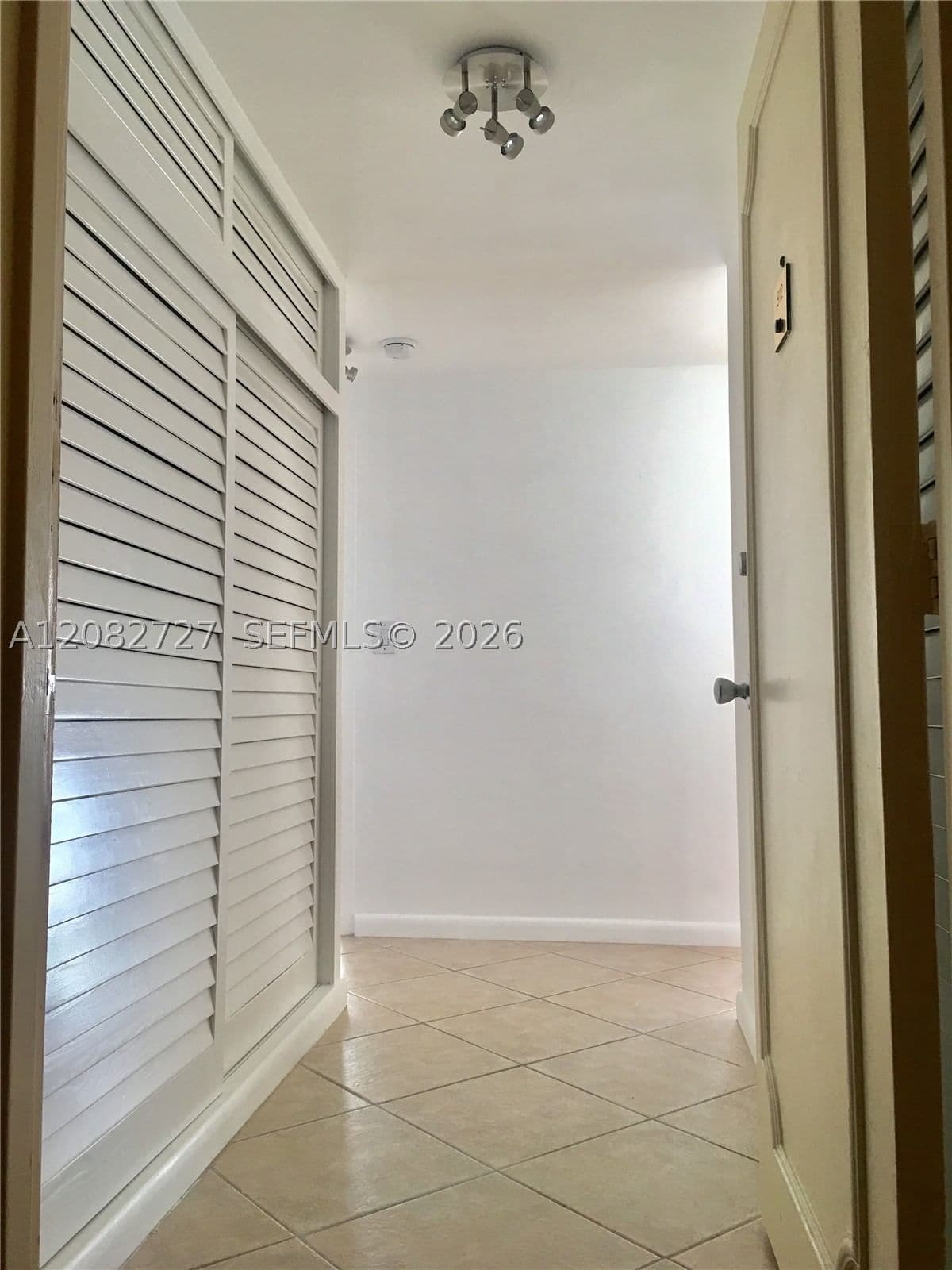 1+1 Condo — 1408 Brickell Bay Dr #912, Miami, FL 33131