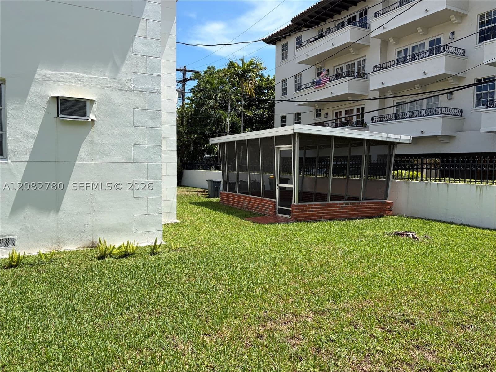 2-bedroom Condo — 16 Santillane Ave #4, Coral Gables, FL 33134