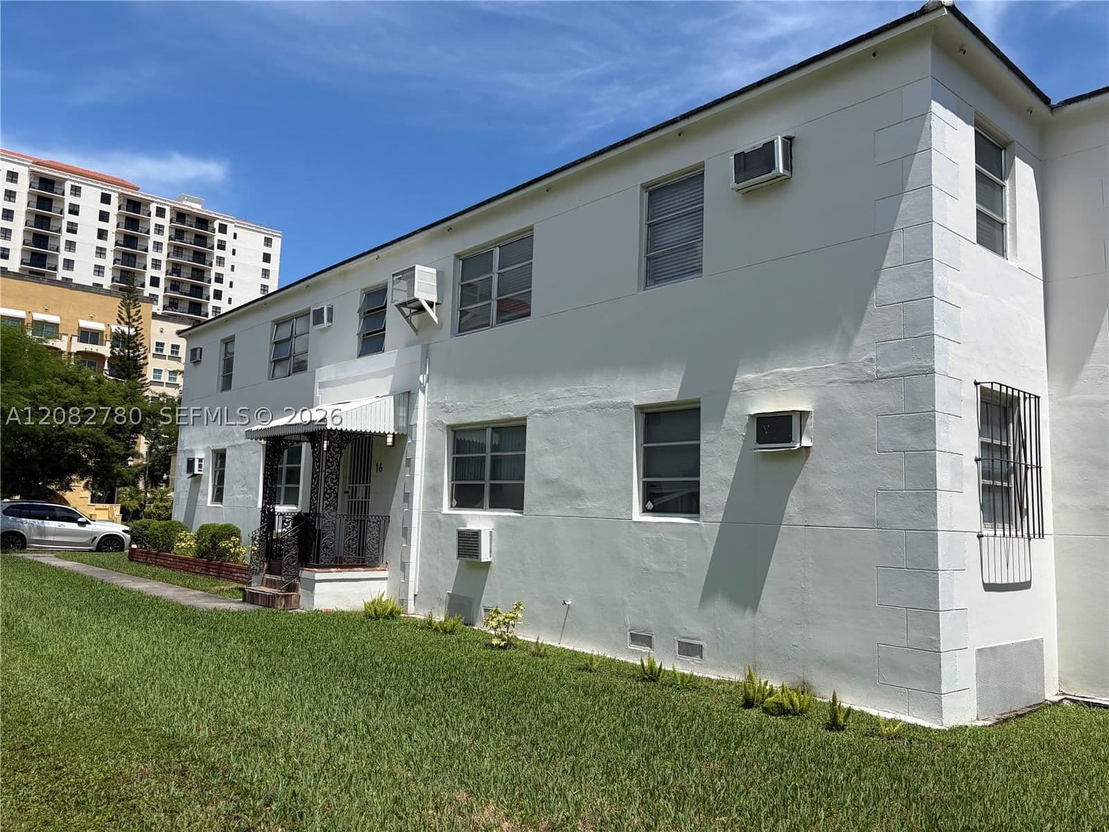 2-bedroom Condo — 16 Santillane Ave #4, Coral Gables, FL 33134