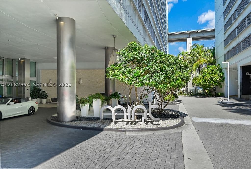 2+1 Condo — 92 3rd St #4806, Miami, FL 33130