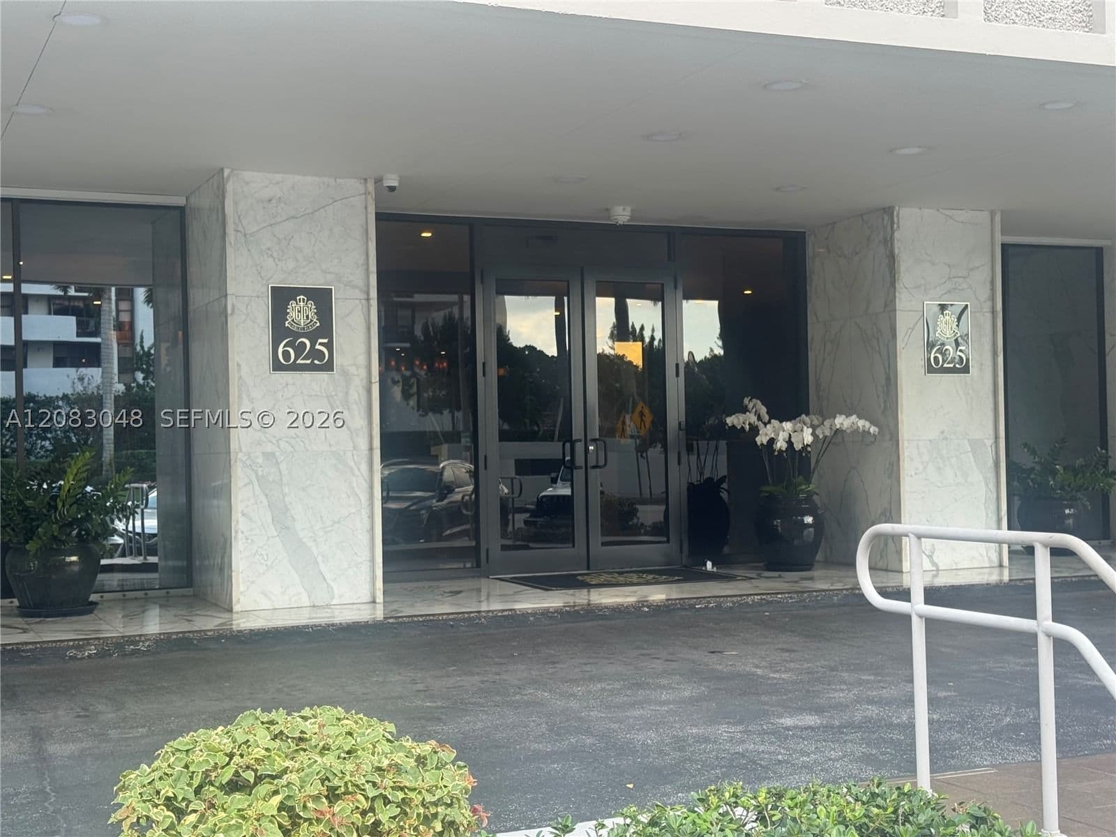 2+1 Condo — 625 Biltmore Way #1103, Coral Gables, FL 33134