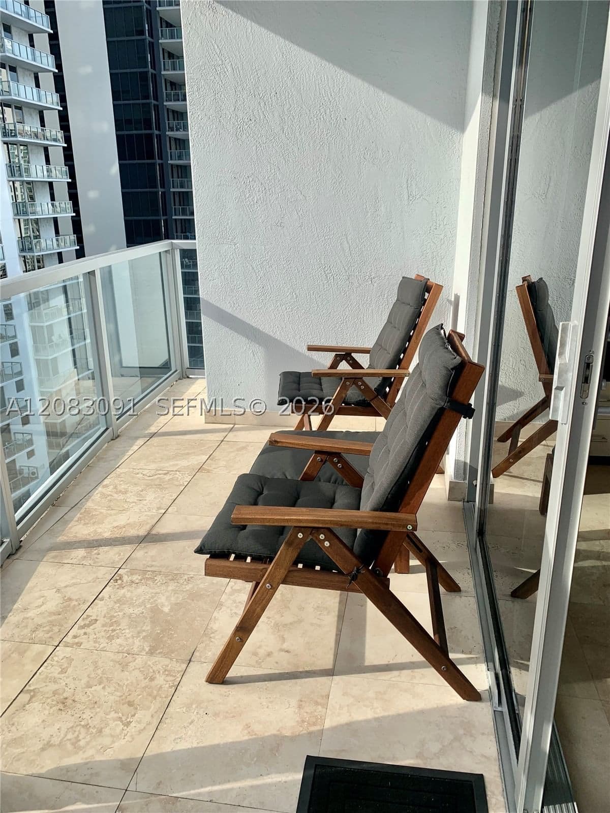 1+1 Condo — 1060 Brickell Ave #1713, Miami, FL 33131