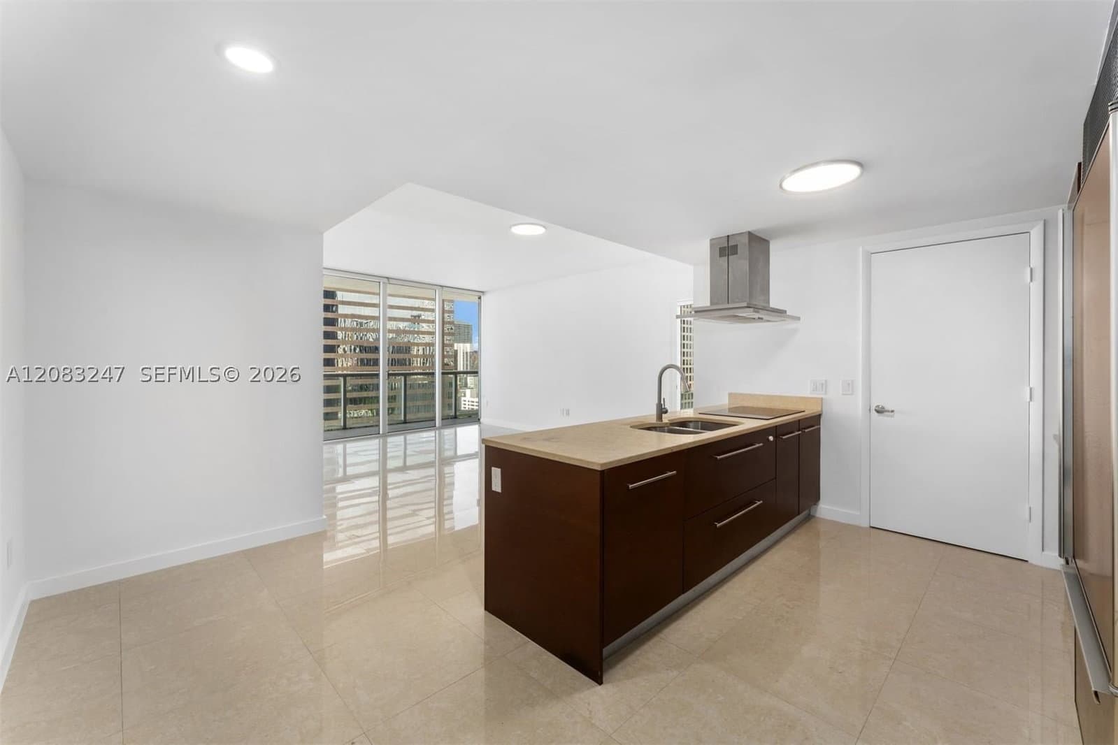 2+1 Condo — 495 Brickell Ave #1811, Miami, FL 33131