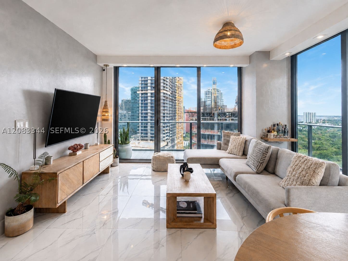 3-bedroom Condo — 1300 Miami Ave #2006, Miami, FL 33130
