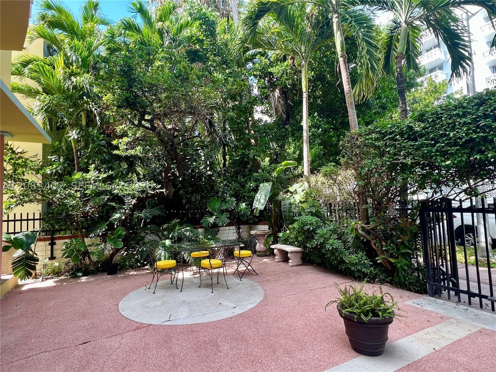 1+1 Condo — 1051 Meridian Ave #1E, Miami Beach, FL 33139