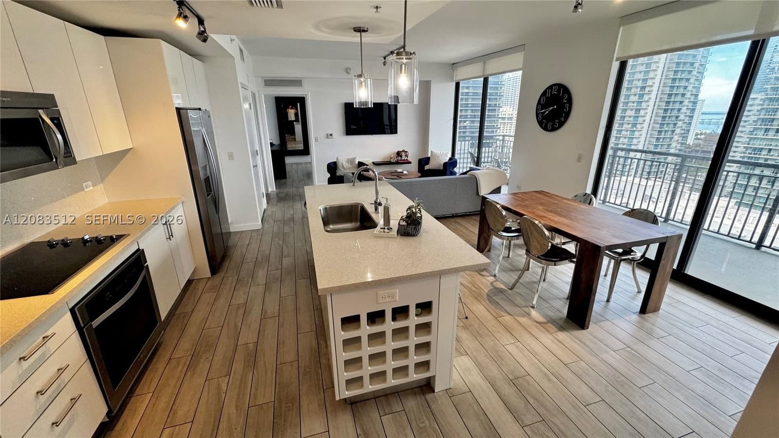 2-bedroom Condo — 999 1st Ave #2303, Miami, FL 33130