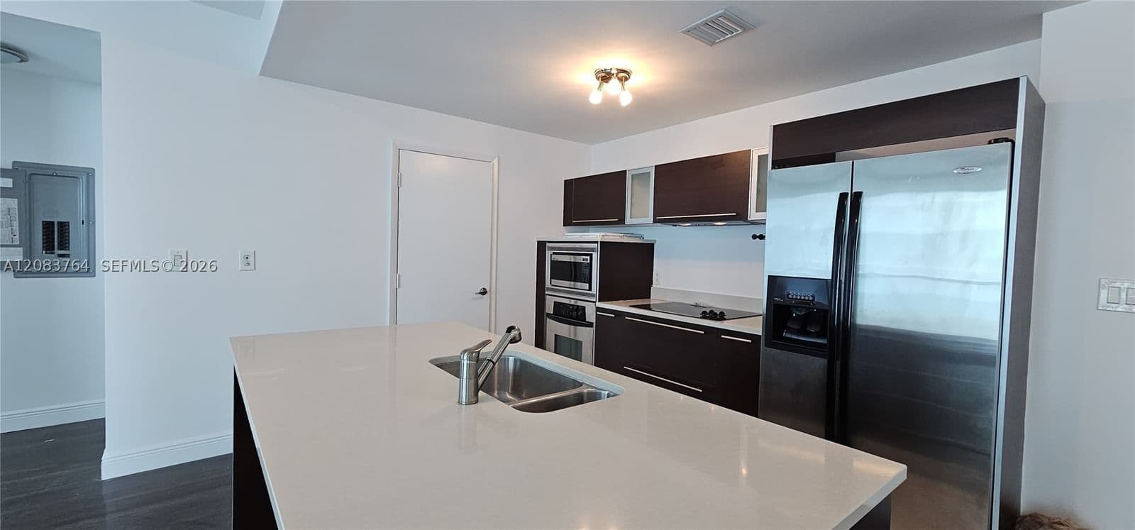 1+1 Condo — 1900 Bayshore Dr #1617, Miami, FL 33132