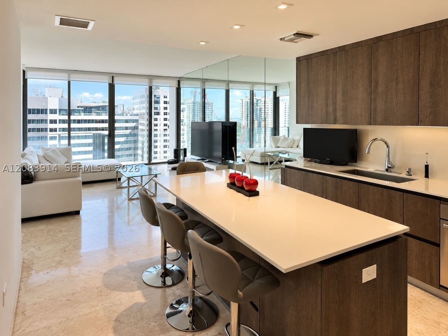 1+1 Condo — 88 7th St #1808, Miami, FL 33130