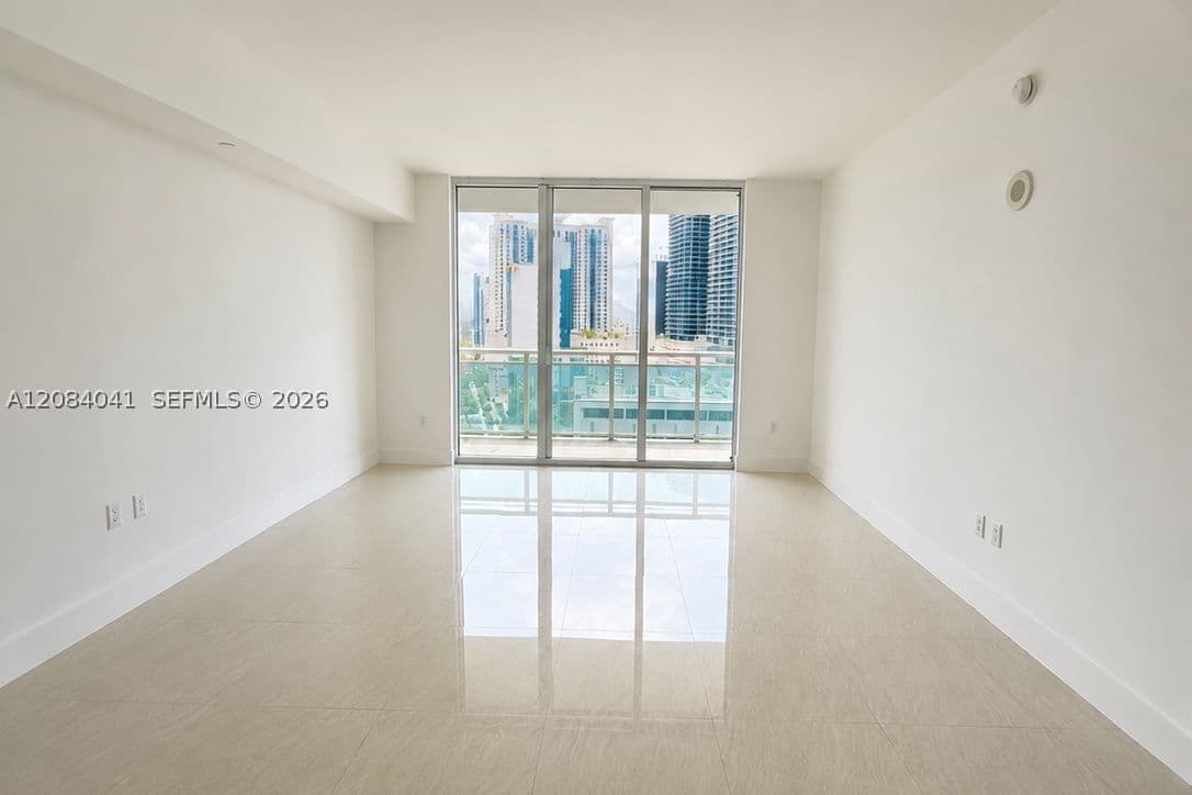 1+1 Condo — 951 Brickell Ave #1609, Miami, FL 33131