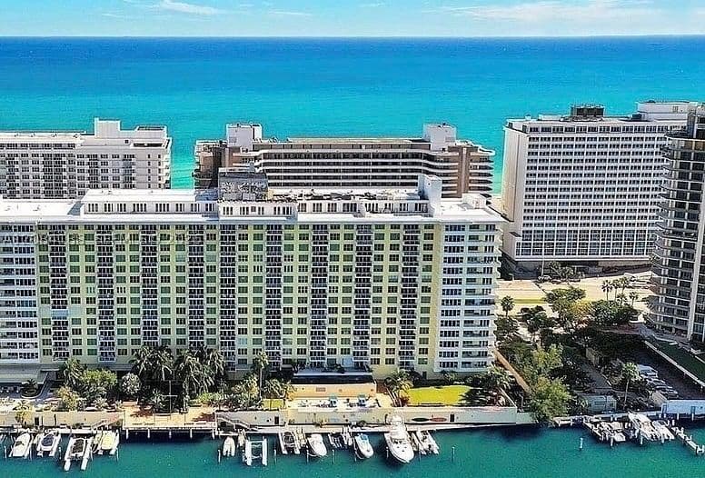 2+1 Condo — 5600 Collins Ave #14D, Miami Beach, FL 33140