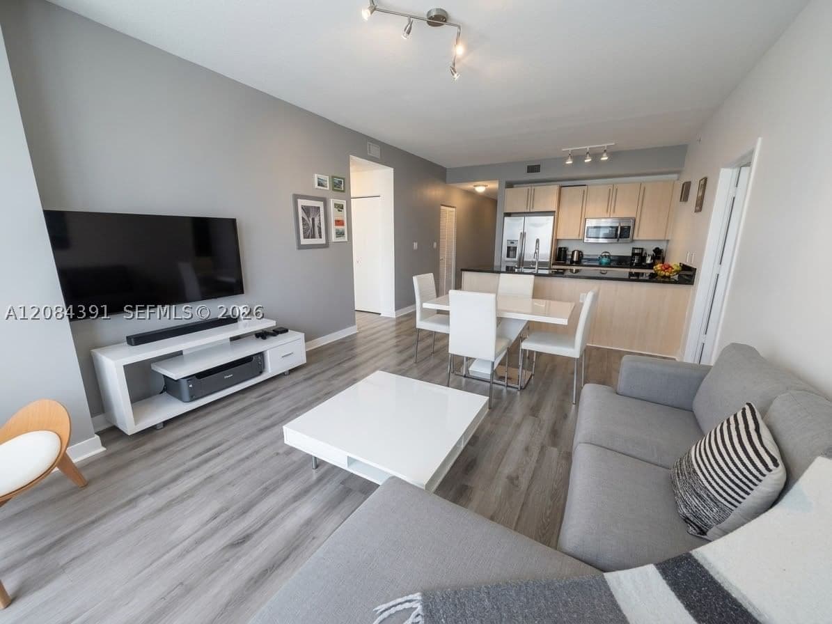 2+1 Condo — 79 12th St #2410-S, Miami, FL 33130
