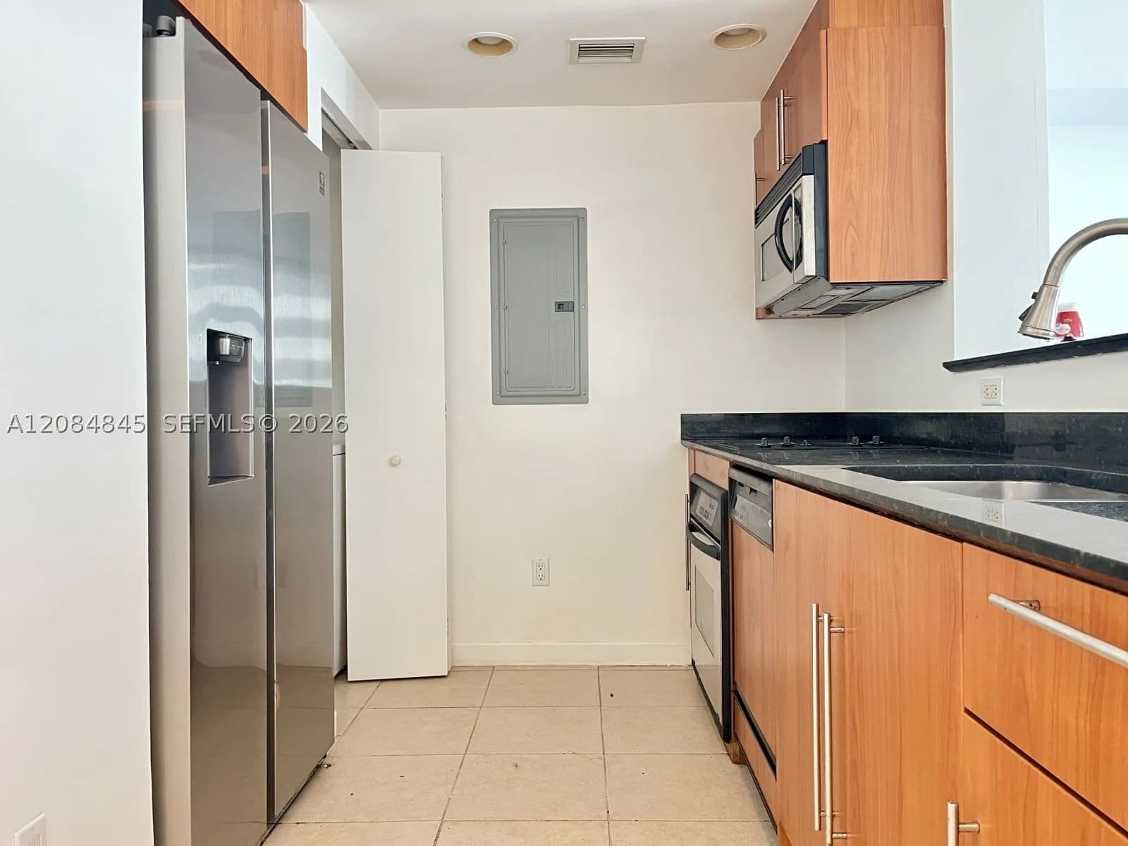Condo — 335 Biscayne Blvd #2506, Miami, FL 33131