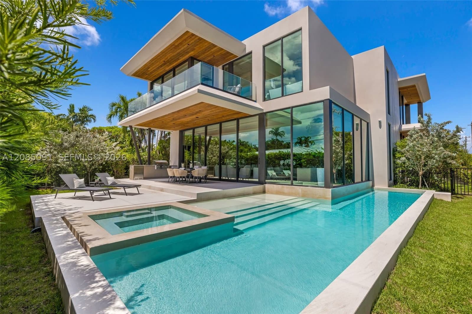 6+1 Müstakil ev — 4940 Cherokee Ave, Miami Beach, FL 33140