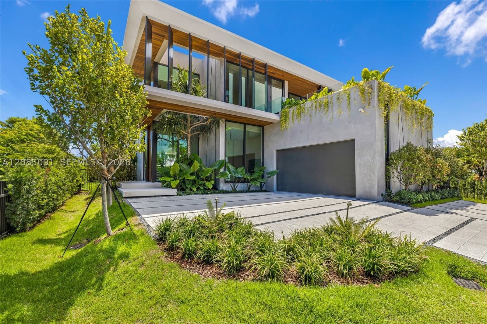 6+1 Müstakil ev — 4940 Cherokee Ave, Miami Beach, FL 33140