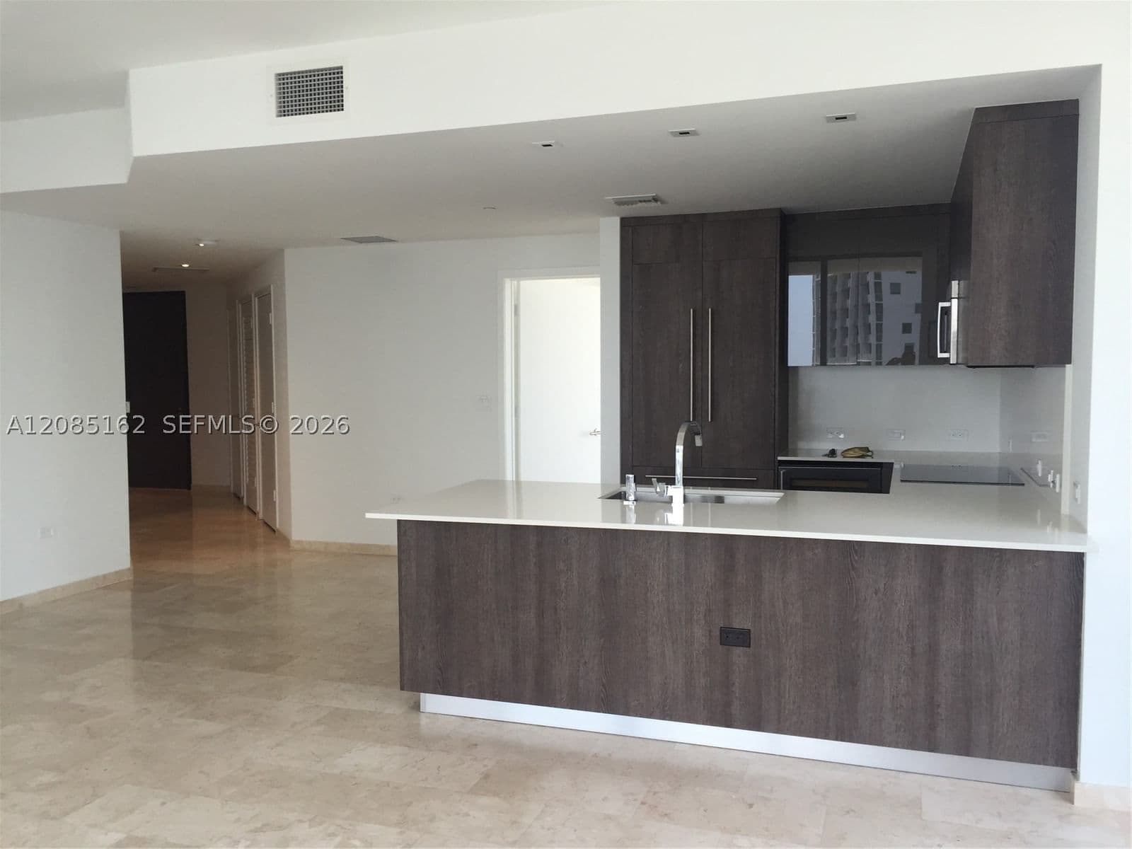 2+1 Condo — 68 6th St #2202, Miami, FL 33131