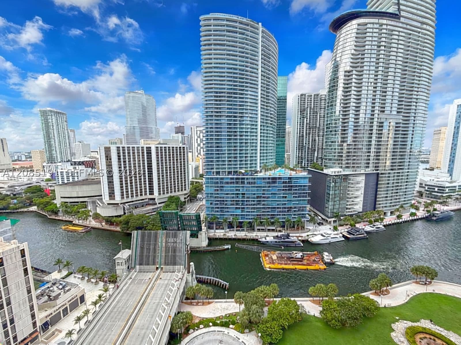 1-bedroom Condo — 485 Brickell Ave #2303, Miami, FL 33131