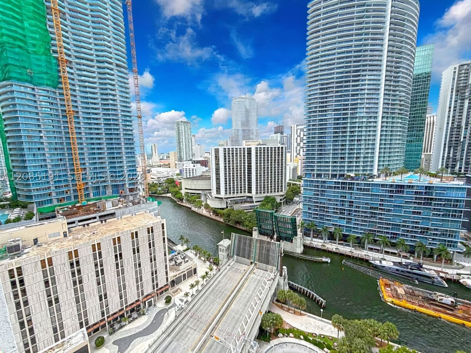 1-bedroom Condo — 485 Brickell Ave #2303, Miami, FL 33131
