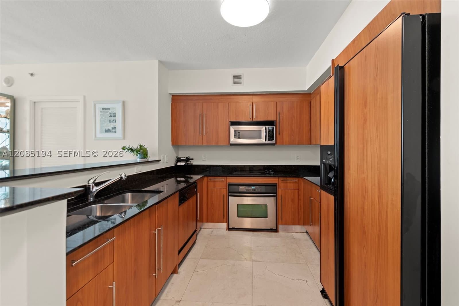 2-bedroom Condo — 335 Biscayne Blvd #1801, Miami, FL 33131