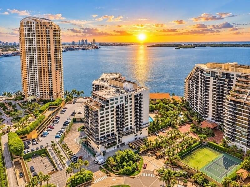 1+1 Condo — 540 Brickell Key Dr #1603, Miami, FL 33131