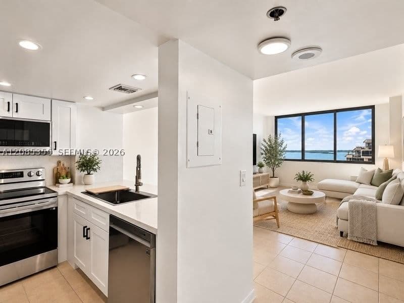 1+1 Condo — 540 Brickell Key Dr #1603, Miami, FL 33131