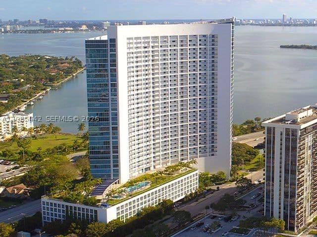 2-bedroom Condo — 601 36th St #806, Miami, FL 33137