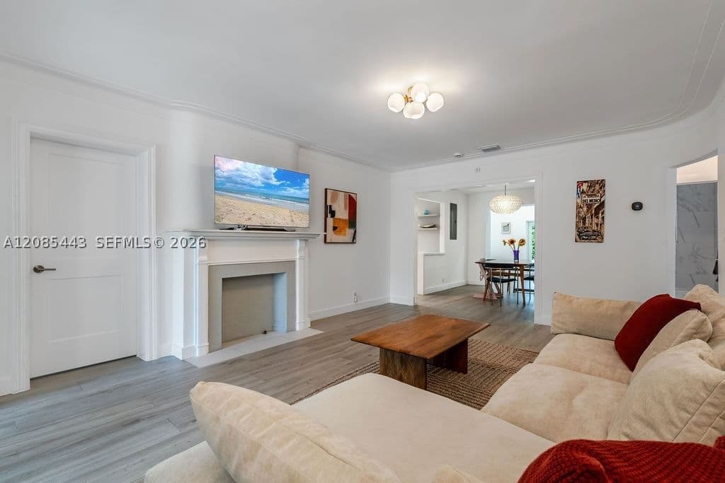 5+1 Müstakil ev — 719 51st St, Miami Beach, FL 33140