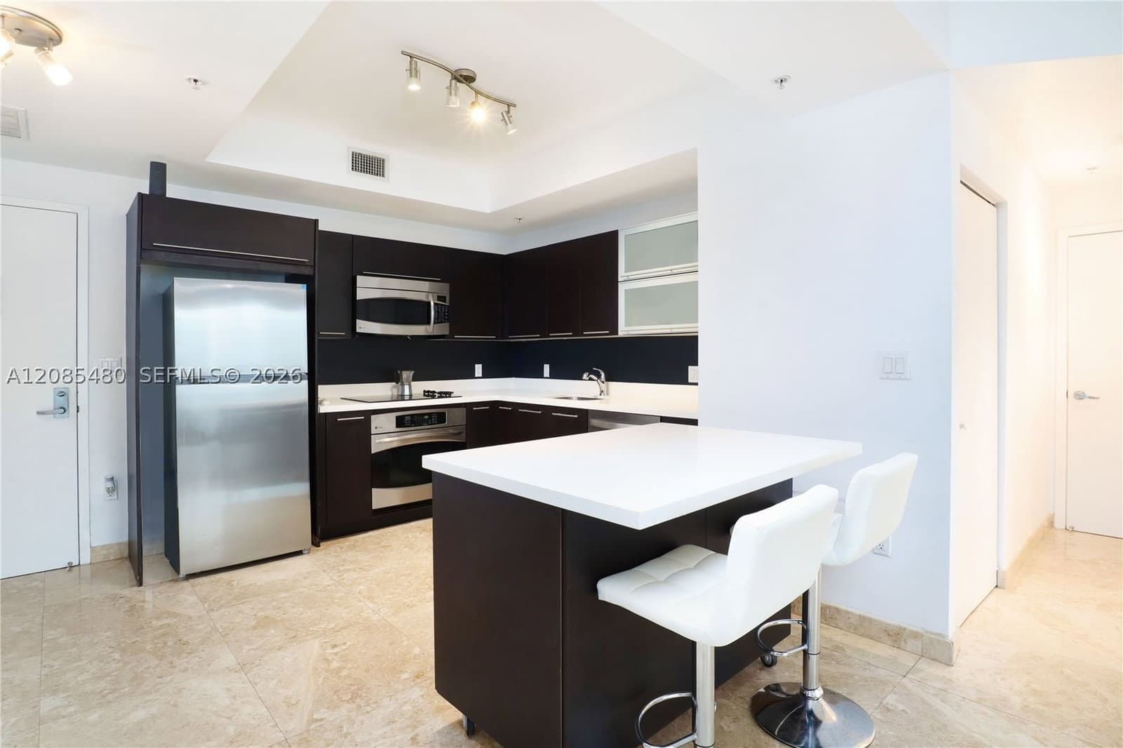 2+1 Condo — 90 3rd St #3002, Miami, FL 33130