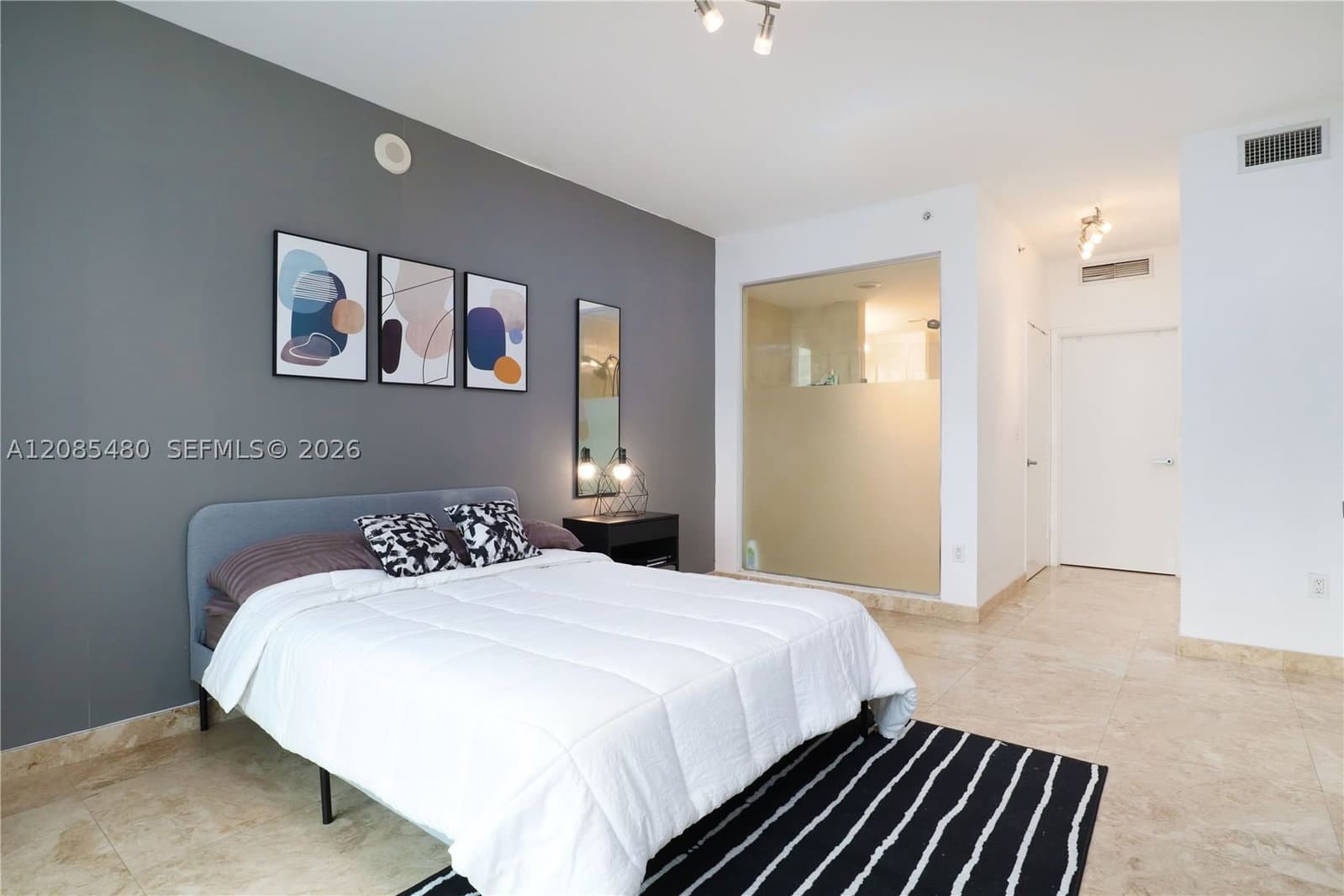 2+1 Condo — 90 3rd St #3002, Miami, FL 33130