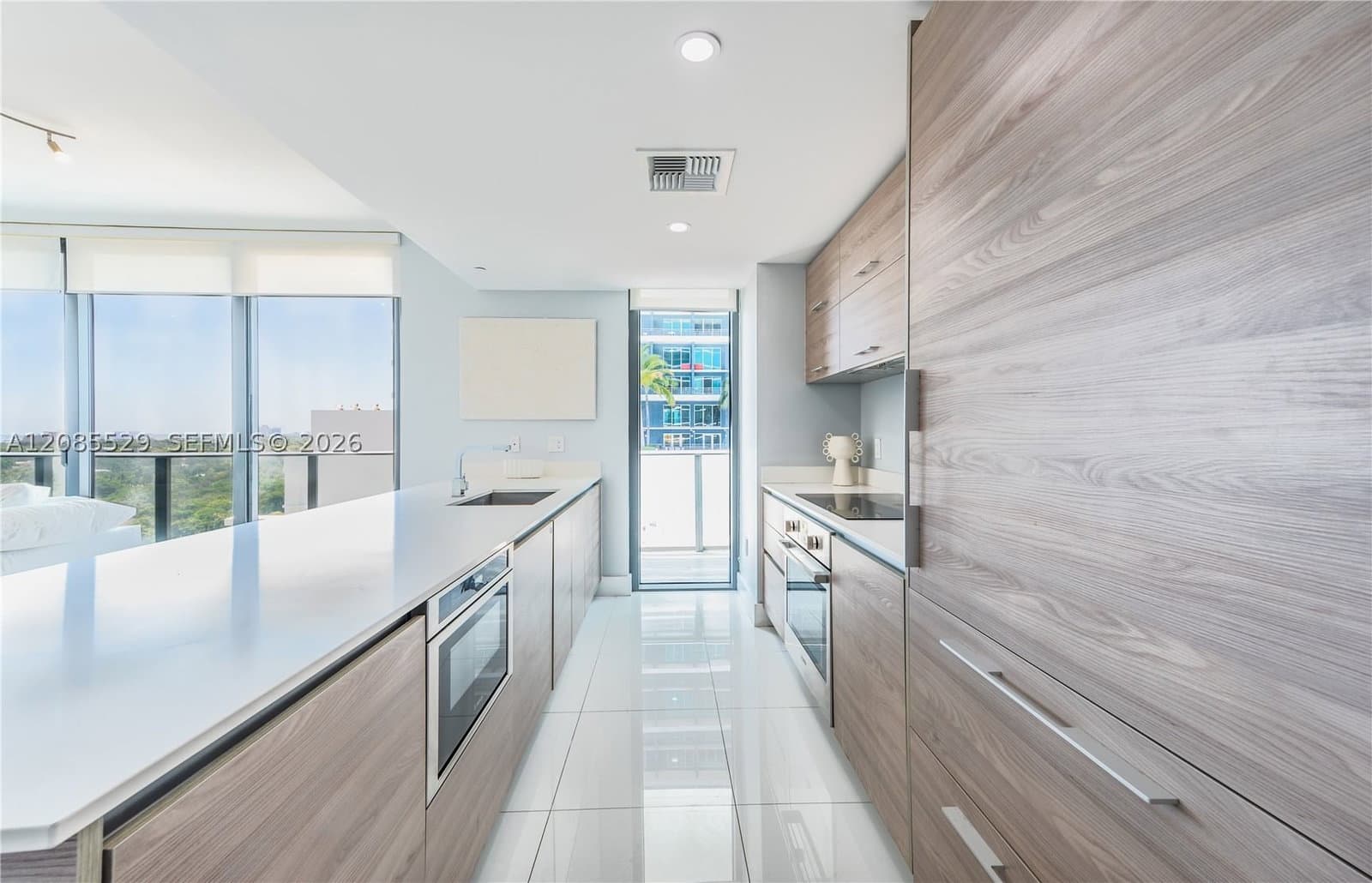 3-bedroom Condo — 1300 Miami Ave #1206, Miami, FL 33130