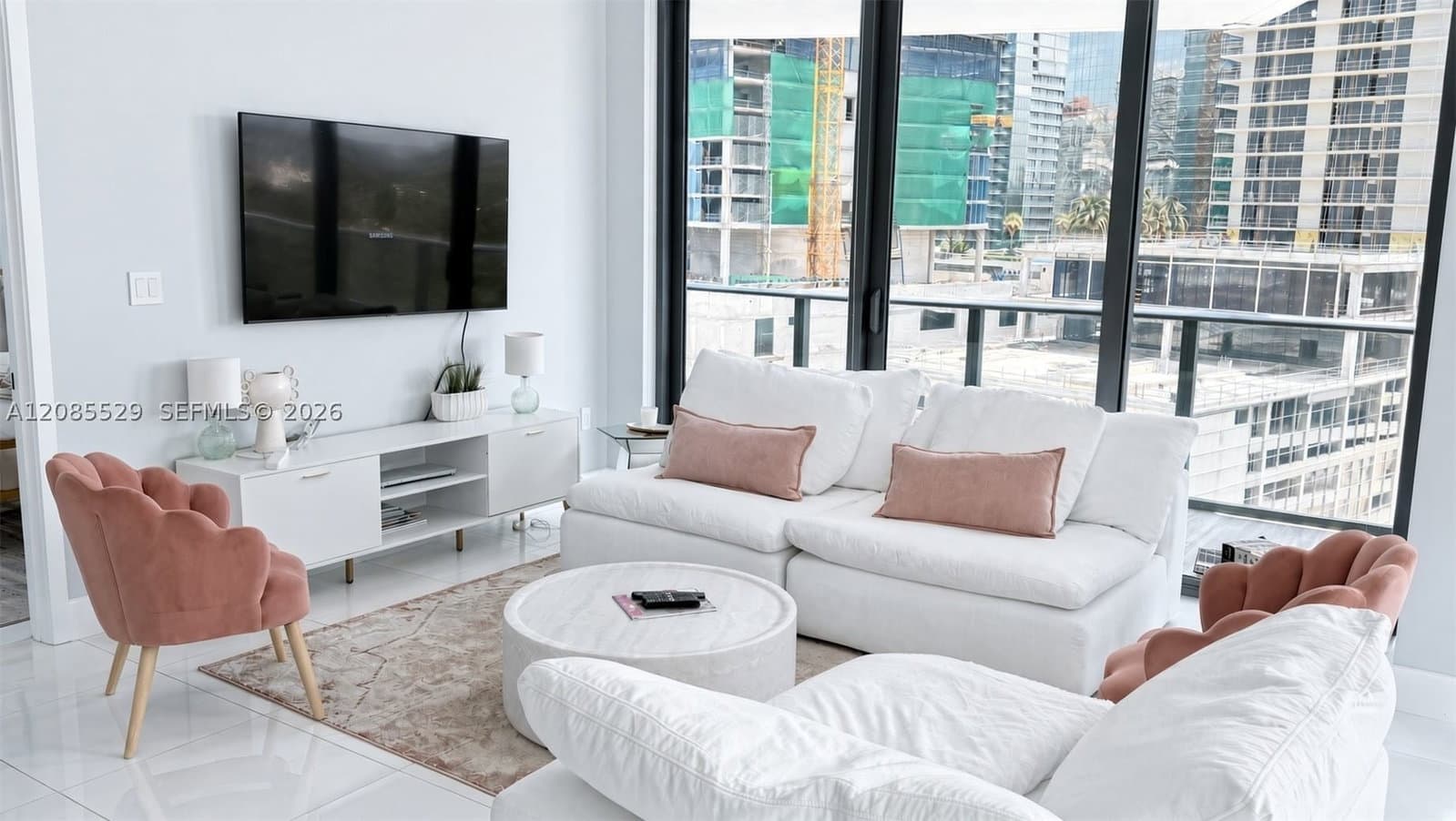 3-bedroom Condo — 1300 Miami Ave #1206, Miami, FL 33130