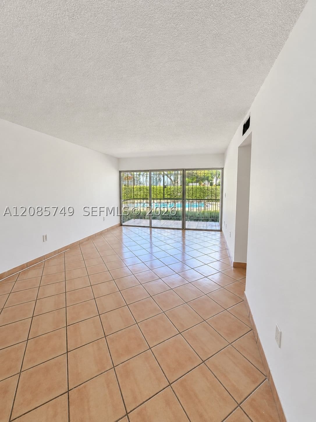 1-bedroom Condo — 520 38th St #11, Miami, FL 33137