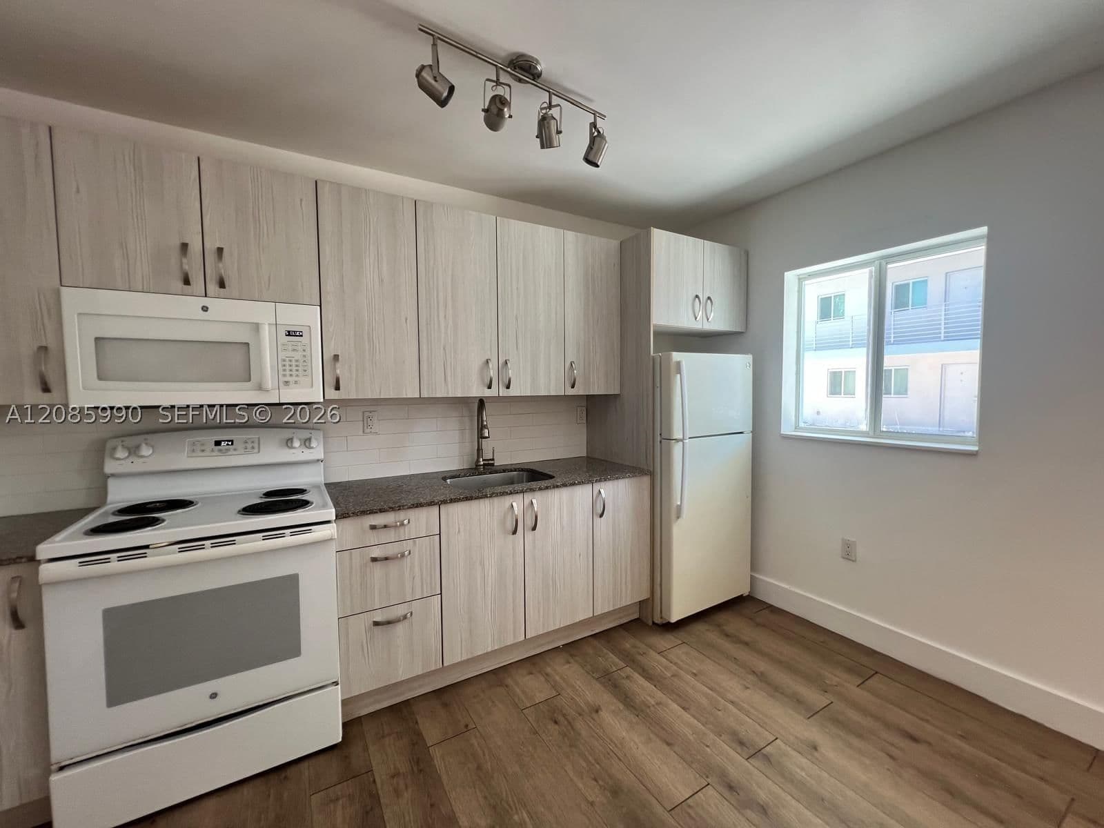 Daire — 1550 1st Ct #2, Miami, FL 33136