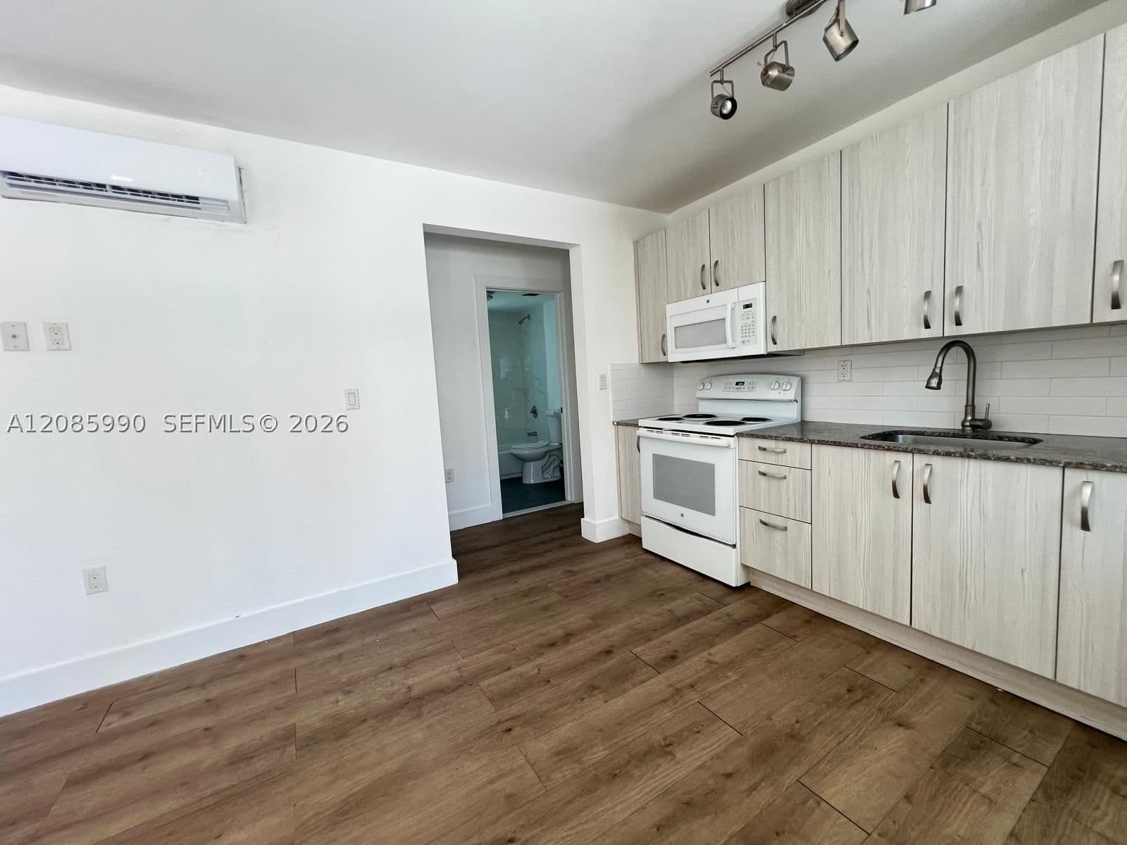 Daire — 1550 1st Ct #2, Miami, FL 33136