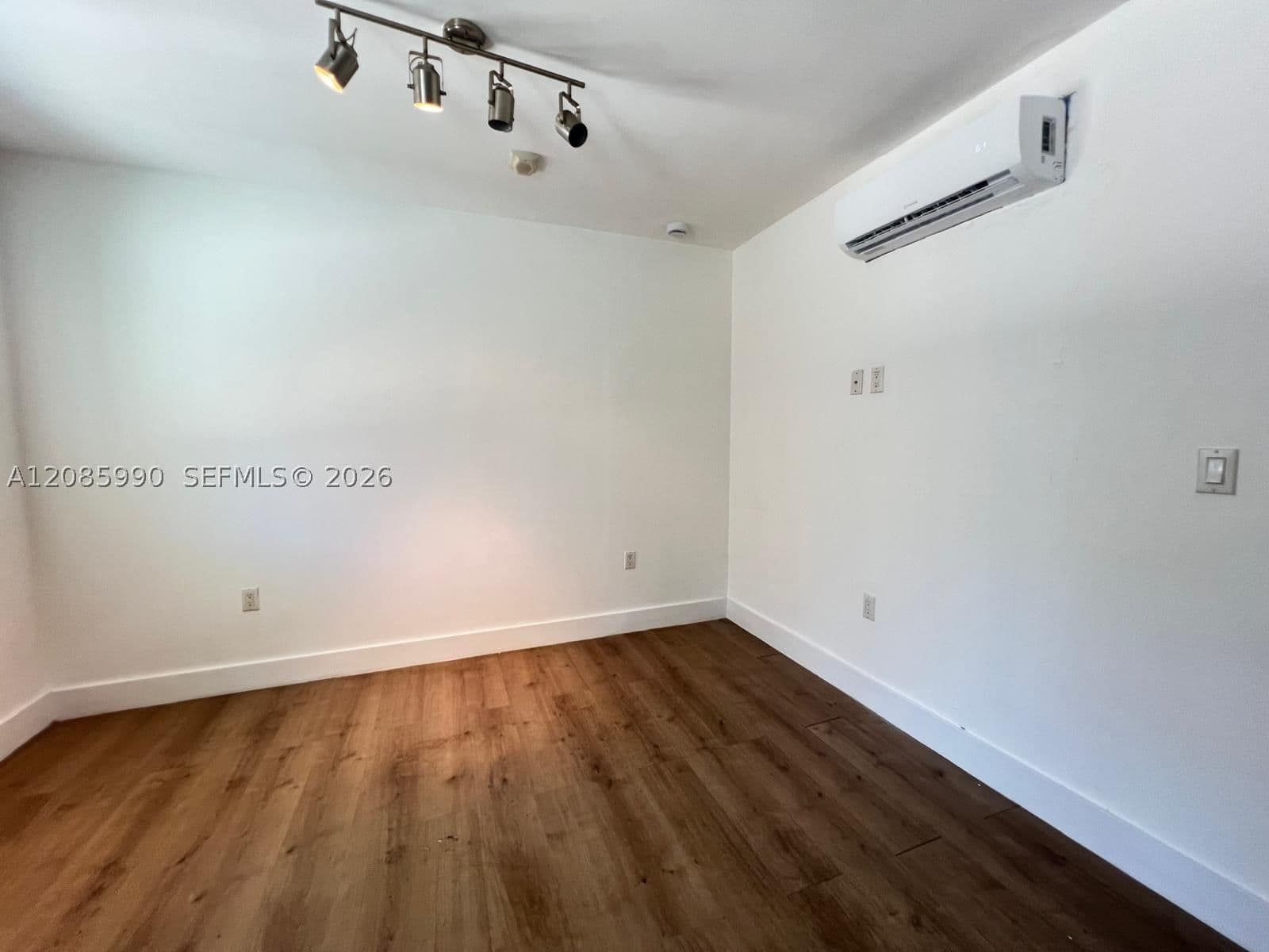Daire — 1550 1st Ct #2, Miami, FL 33136