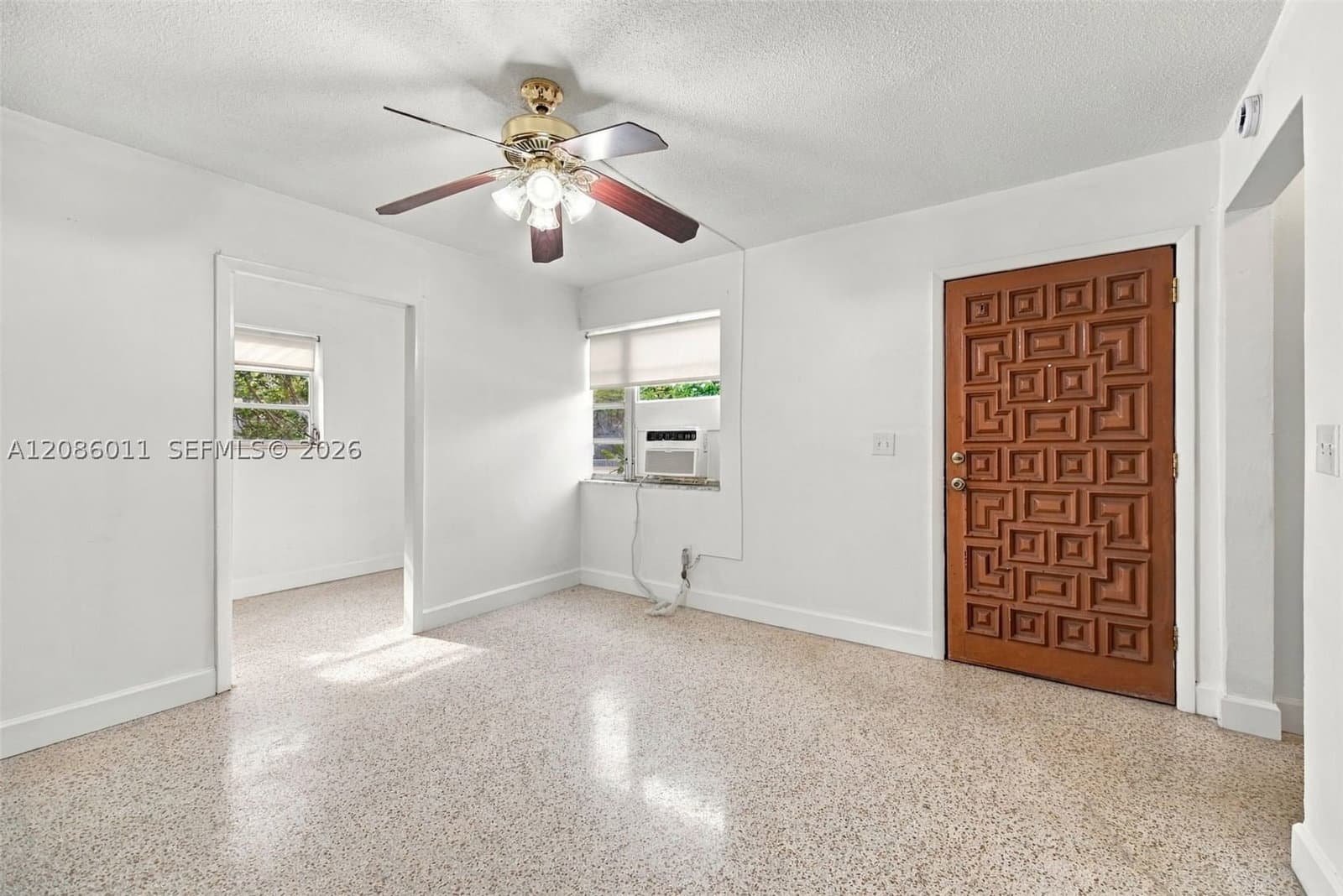 2+1 Müstakil ev — 882 2nd St, Miami, FL 33128