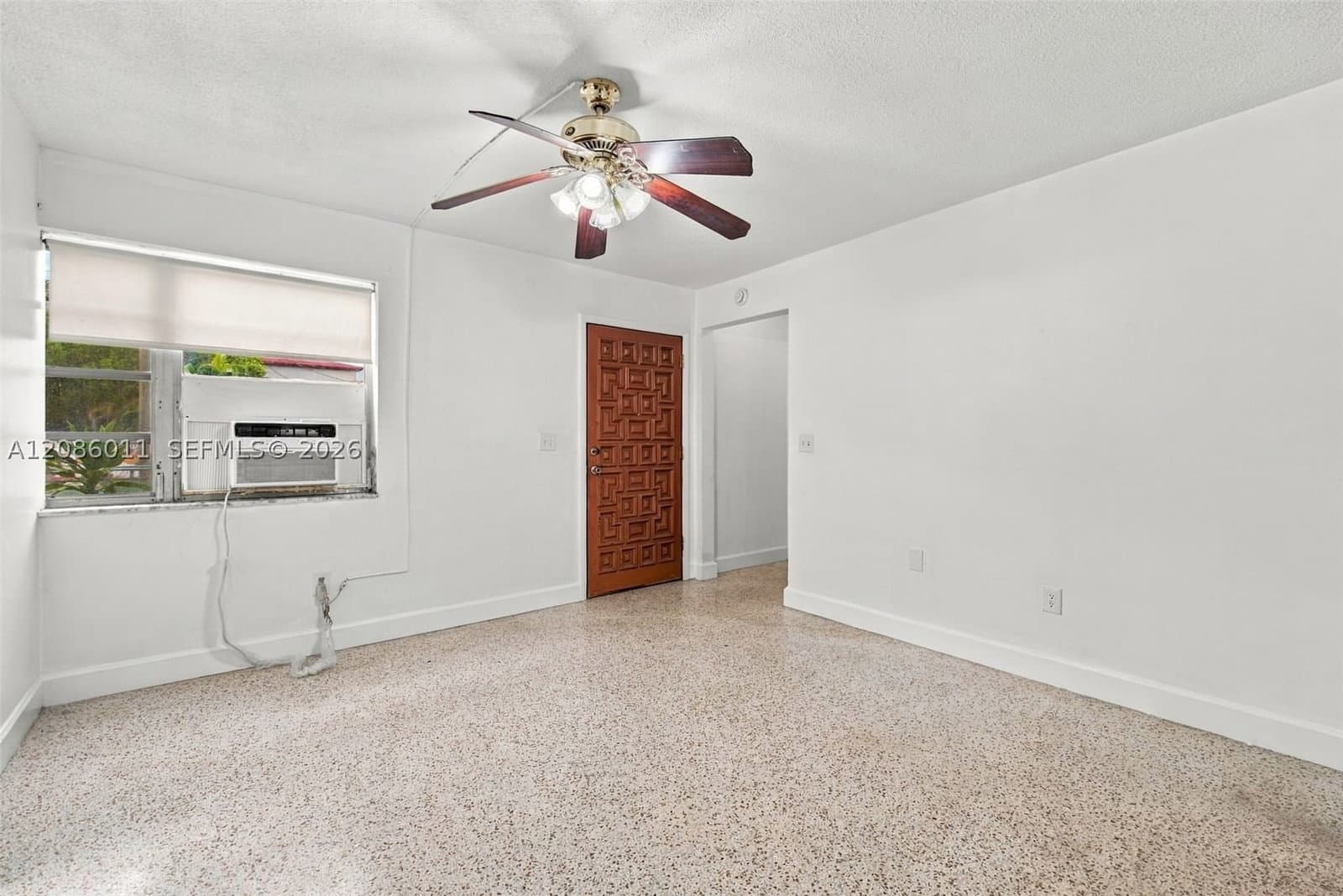 2+1 Müstakil ev — 882 2nd St, Miami, FL 33128