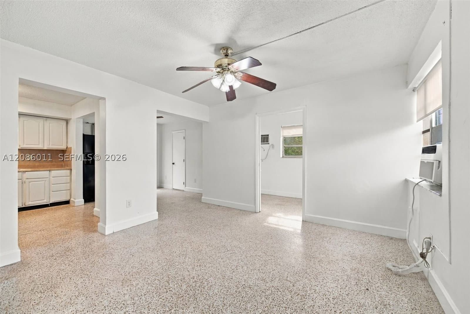 2+1 Müstakil ev — 882 2nd St, Miami, FL 33128