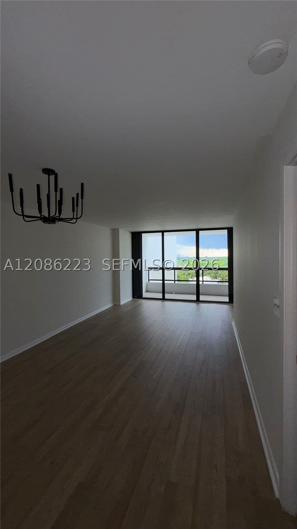 1-bedroom Condo — 2555 Collins Ave #910, Miami Beach, FL 33140