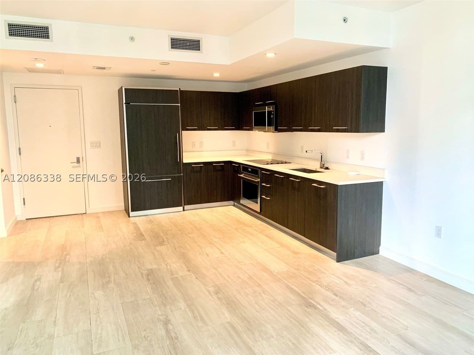 1+1 Condo — 55 9th St #1707, Miami, FL 33130
