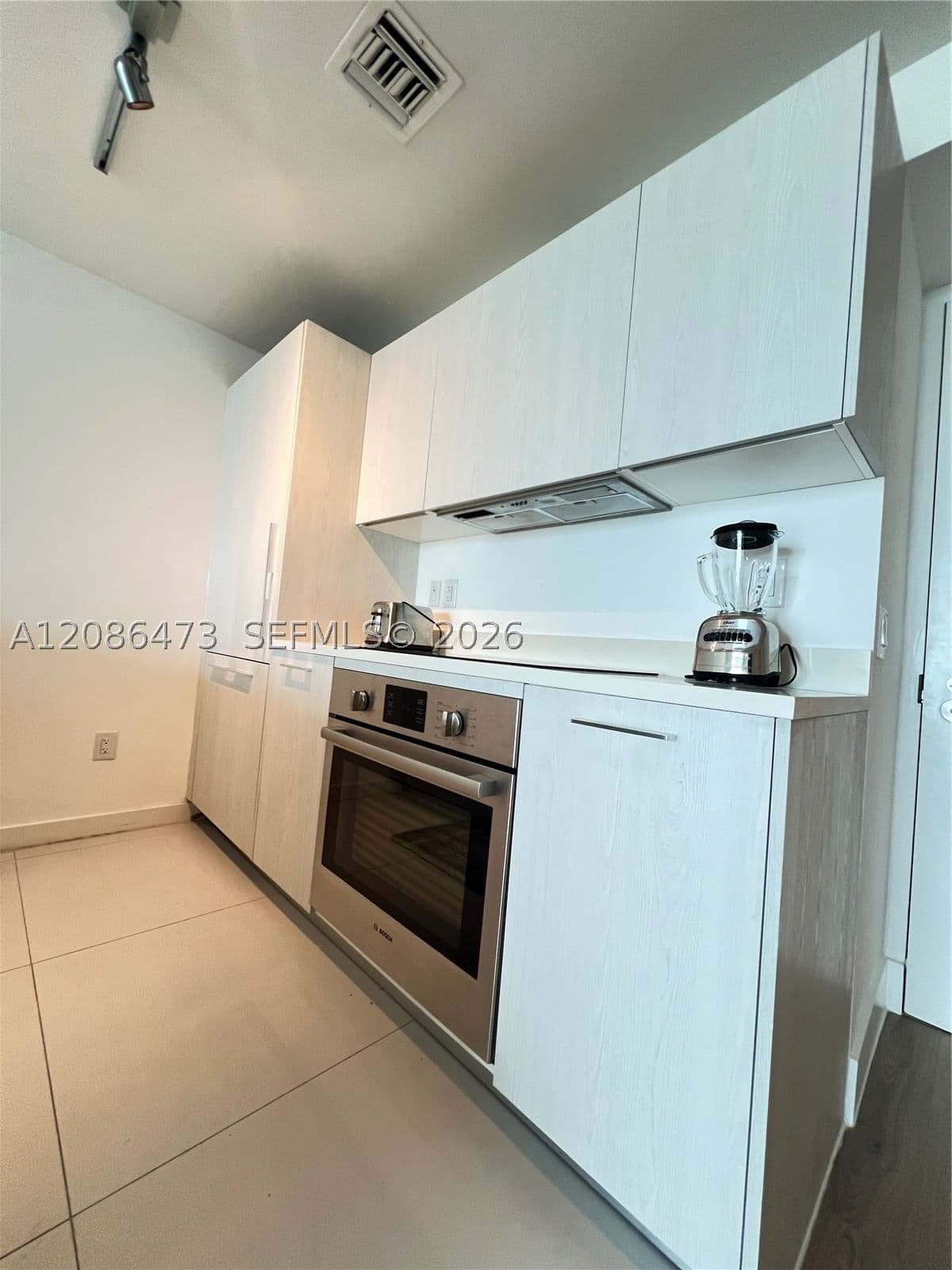 1-bedroom Condo — 501 31st St #1202, Miami, FL 33137
