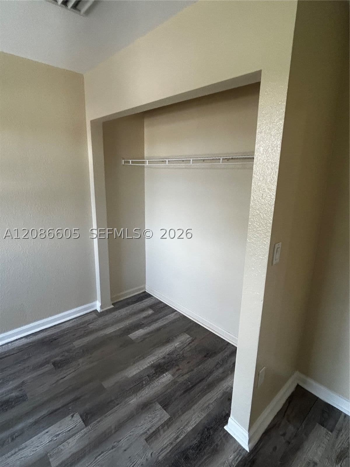 4+1 Townhouse — 50 166th St, Miami, FL 33169
