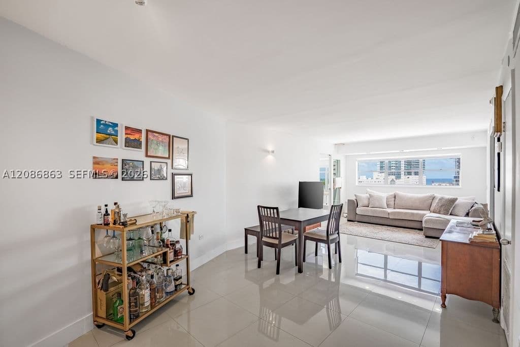 2-bedroom Condo — 1881 Washington Ave #11D, Miami Beach, FL 33139