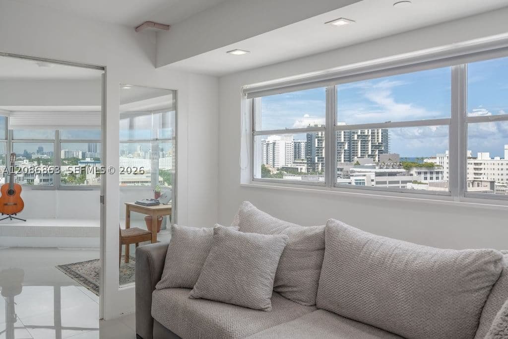 2-bedroom Condo — 1881 Washington Ave #11D, Miami Beach, FL 33139